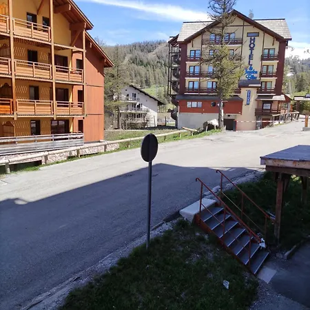 Risoul Altair Jolie T2 Confortable Skis Aux Pieds Exterior photo